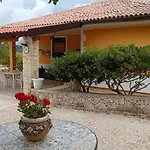 Elara Canicattini Bagni
