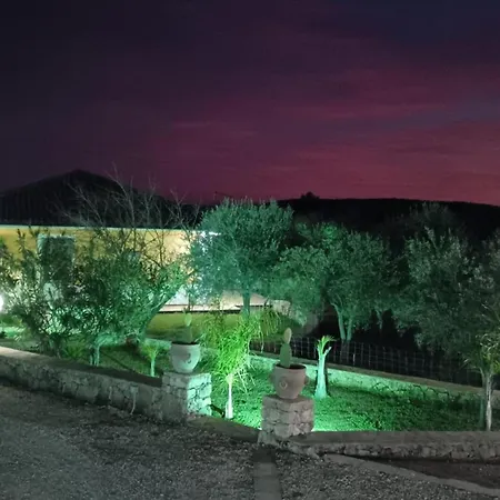 Elara Canicattini Bagni