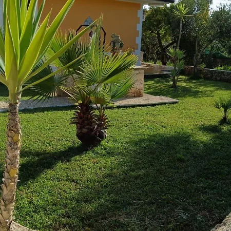 Elara فيلة Canicattini Bagni
